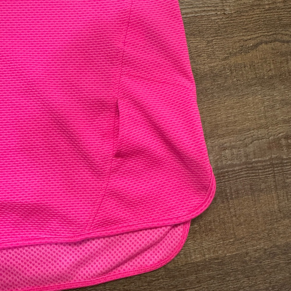 Women’s Nike Aeroreact Short Sleeve Size Medium - Picture 8 of 10